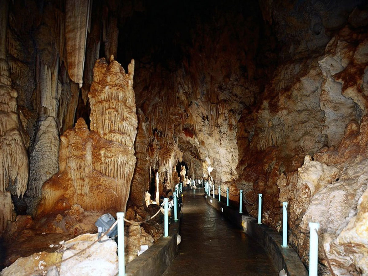 Visit Cave of Alistrati